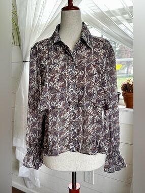 VICI bohemian paisley button-down and chiffon ruffle blouse. EUC! 
Size Small